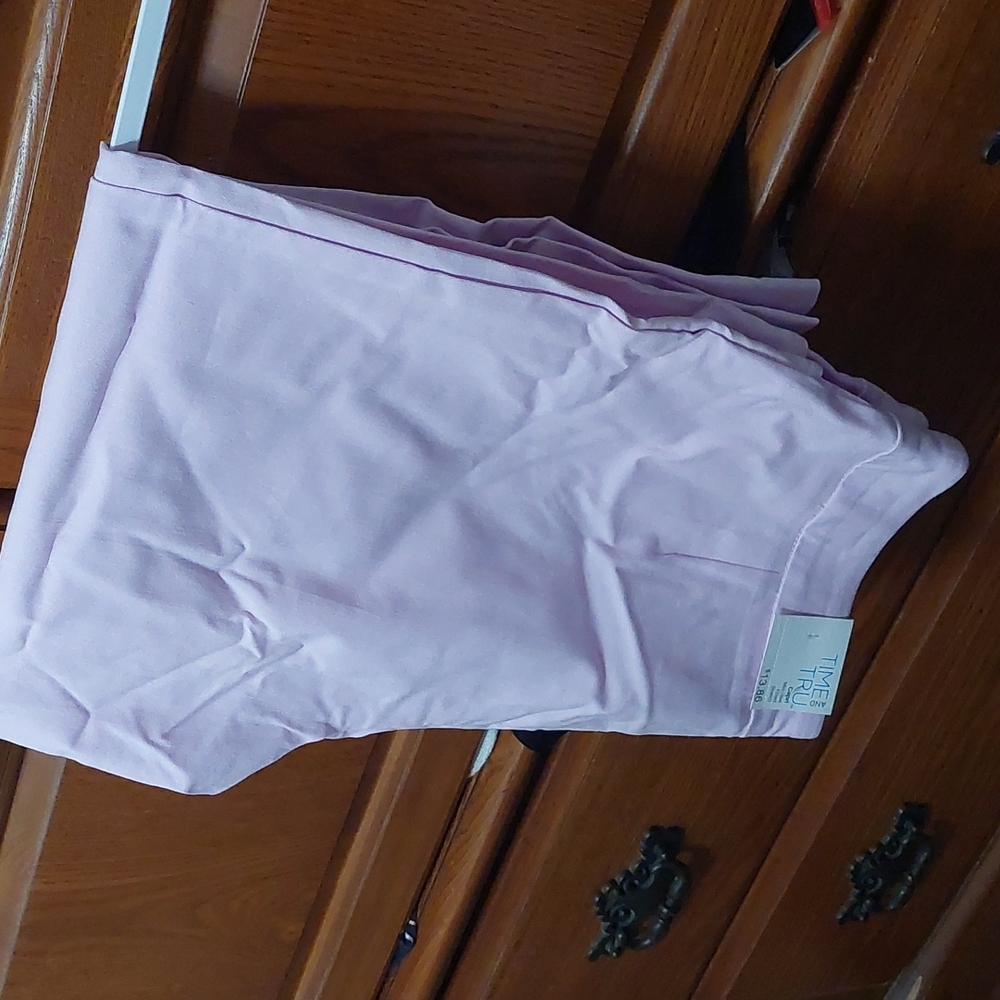 Time And Tru Mid rise fitted stretch Capri Lilac Glaze Size M (8-10)